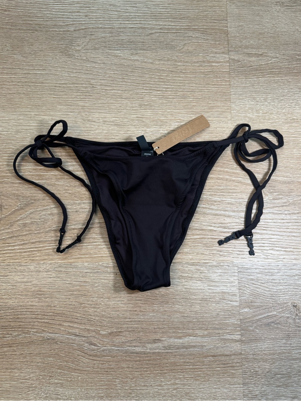SKIMS Dipped Tie Bikini Bottom Onyx - small - Picture 3 of 5